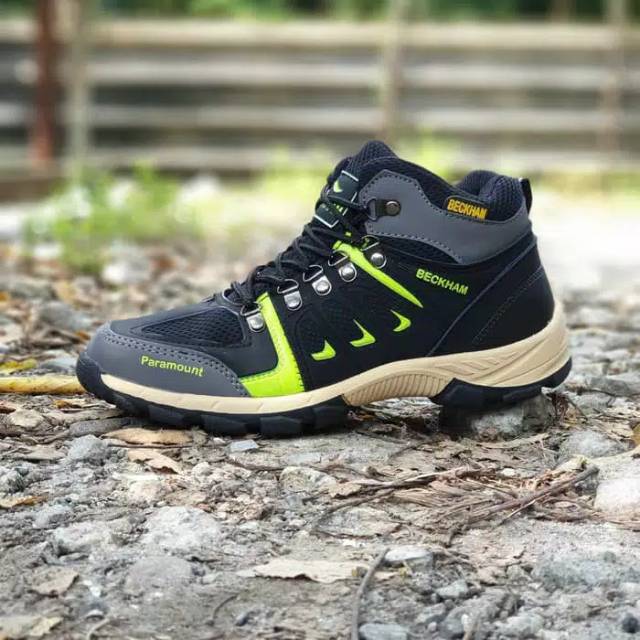 Sepatu outdoor beckham