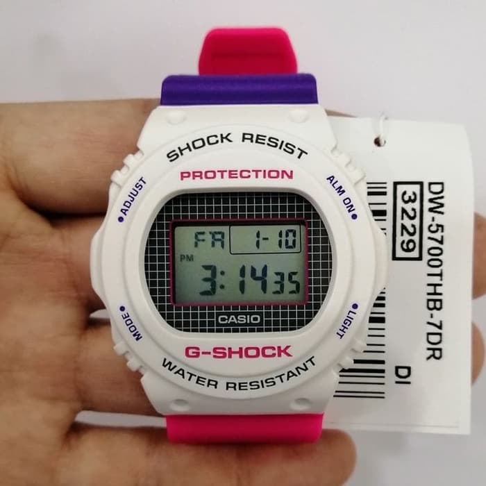 jam tangan pria fashion pria jam Casio G-Shock Digital Jam Tangan Pria Warna DW-5700THB-7D Original