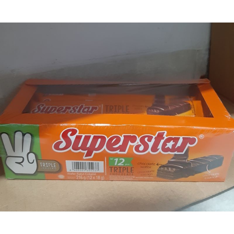 

Superstar Wafer - Wafer Coklat isi 12pcs per kotak dengan 3 lapis cokelat