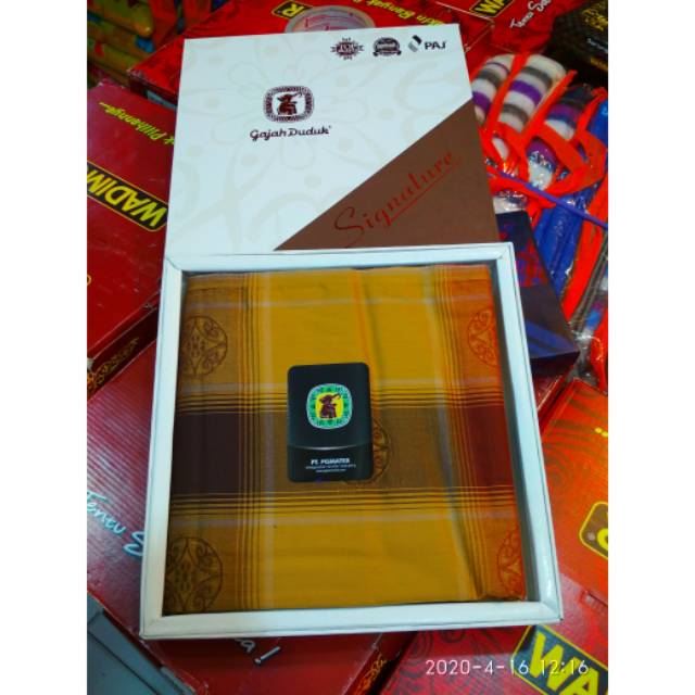 Sarung Gajah Duduk Signature