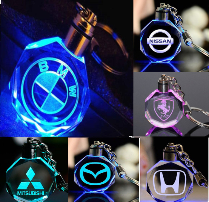 Gantungan Kunci Mobil Multicolor LED Car Key Chain Lampu Logo Toyota, Mitsubishi, Honda, BMW, MAzda