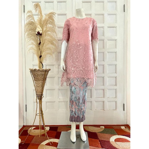 ATASAN KEBAYA TUNIK TILE LENGAN PENDEK/KEBAYA SERAGAMAN PESTA/KEBAYA WISUDA/KEBAYA MODERN/KEBAYA MEW
