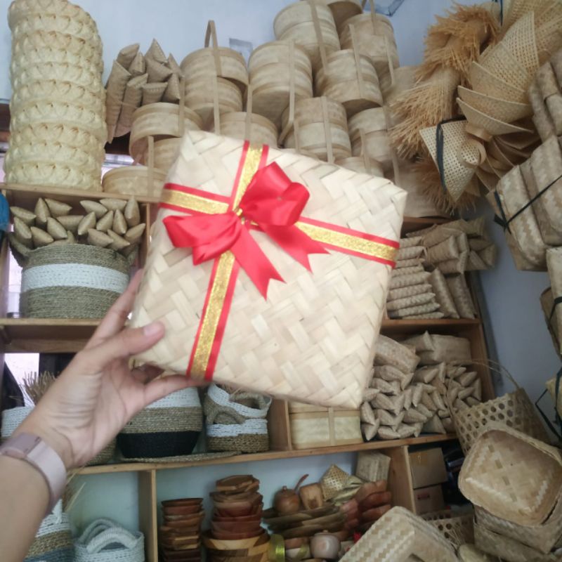 

(B013) Besek Bambu Pita 20cm|Wadah Nasi|Tempat Saji|Sokase|Genduri|Hantaran|Murah|Hampers|Kemasan