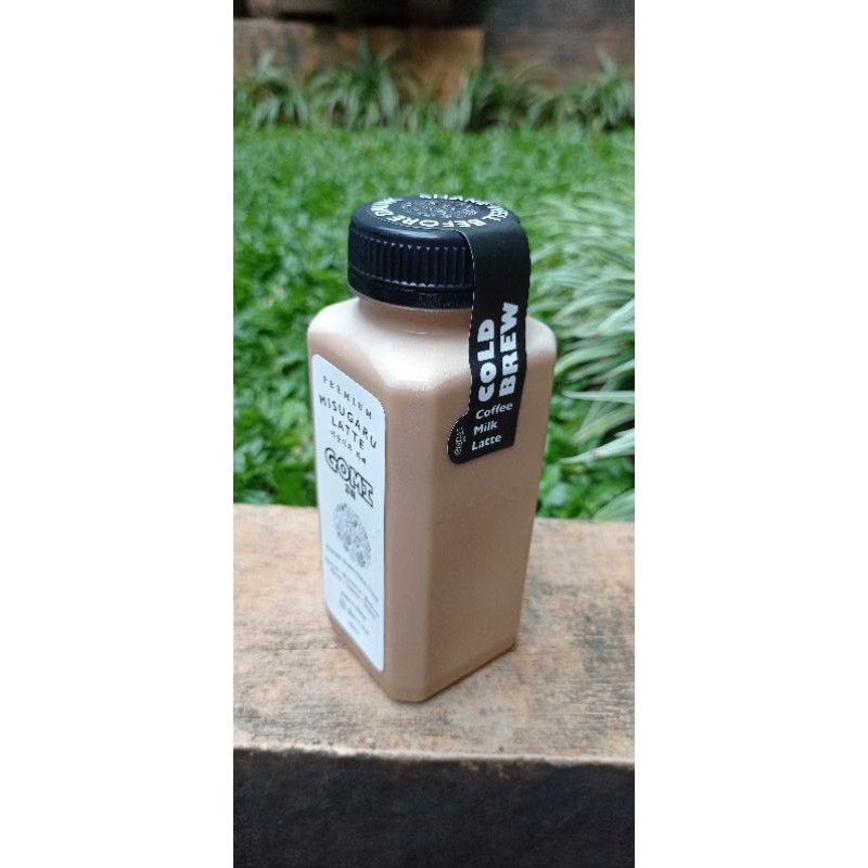 

GOMI Cold Brew Coffee Milk Misugaru Latte