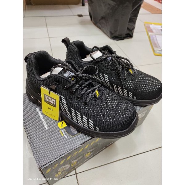Sepatu Safety Jogger FITZ Hitam Original