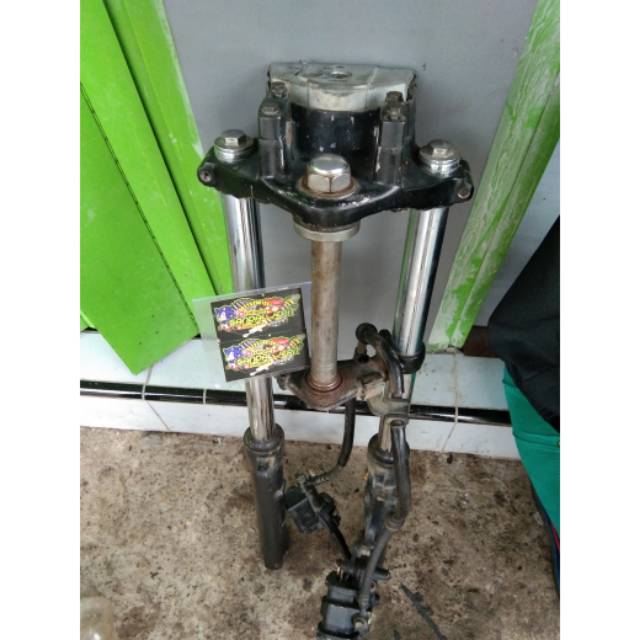 SHOCKBREAKER DEPAN TIGER REVO SET SEGITIGA DAN MASTER KALIPER SOK DEPAN TIGER ORI SET PENGERIMAN