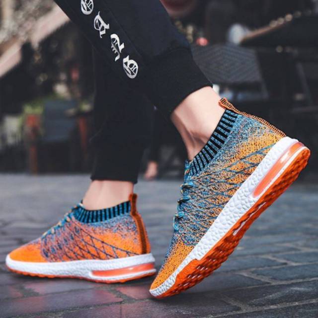 Sepatu Adidas Flyknit