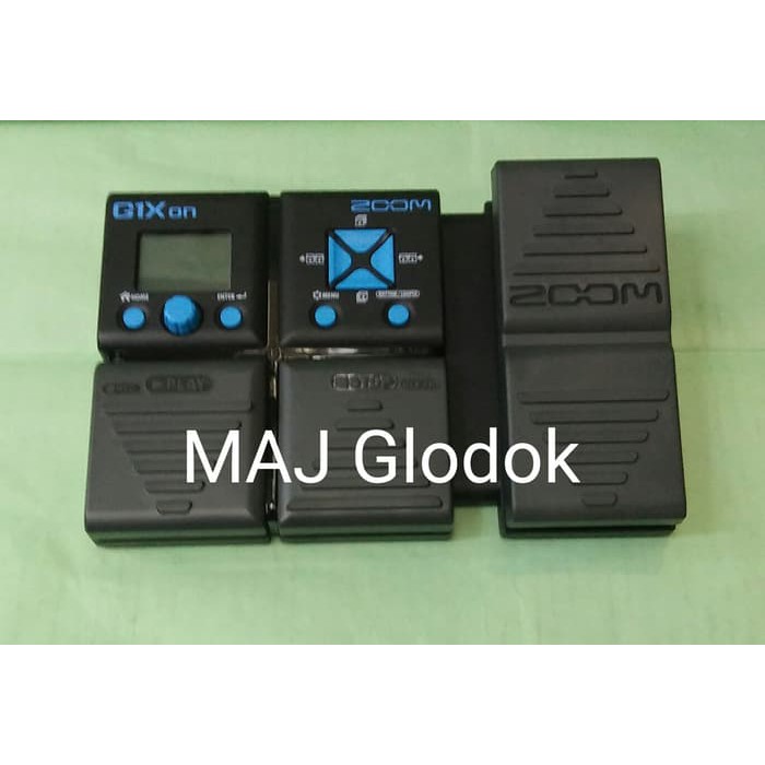 Efek guitar Zoom G1X on