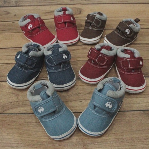 Sepatu Anak Bayi Prewalker Bayi Cowok Laki Laki Anti Slip Sol Halus Converse Sport Casual Motif