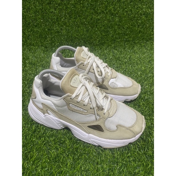 sneakers Adidas Falcon White Preloved