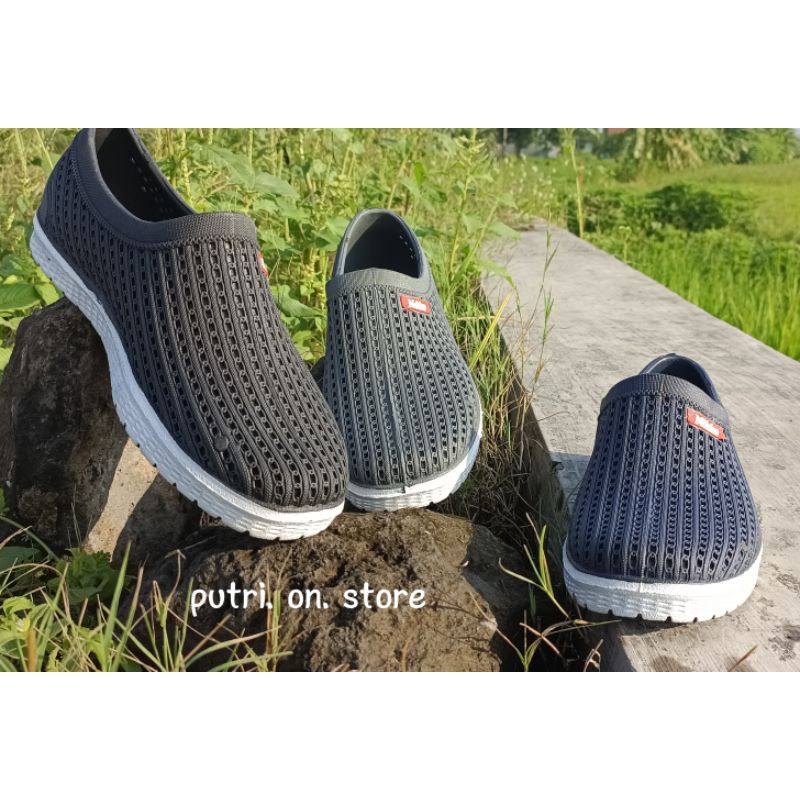 Sepatu kerja berkendara Karet Slip On cowok pria anti air awet tahan lama NIKKO 8152