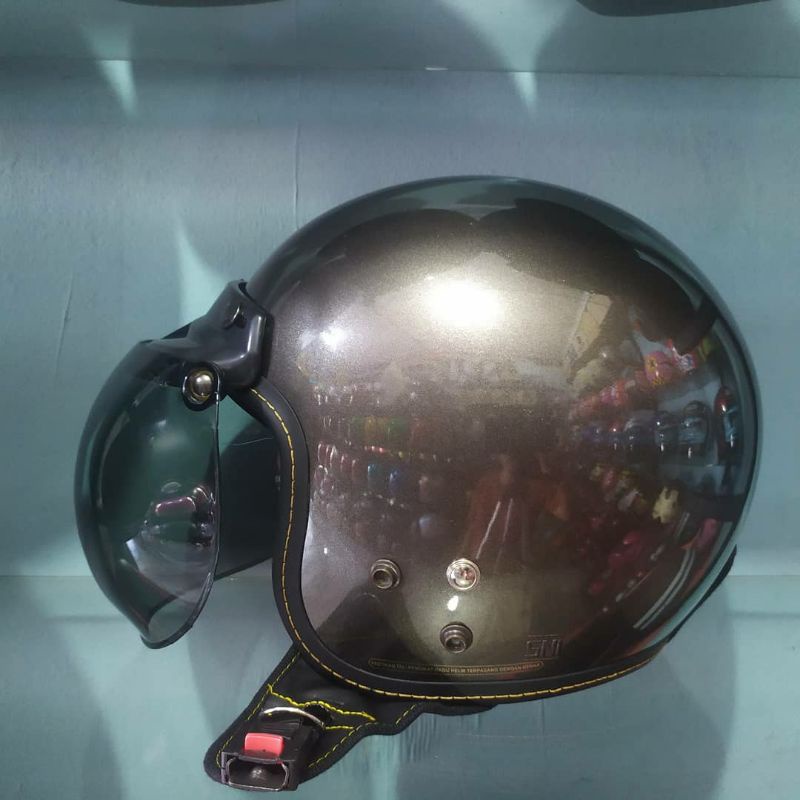 Helm Retro Ainon brand