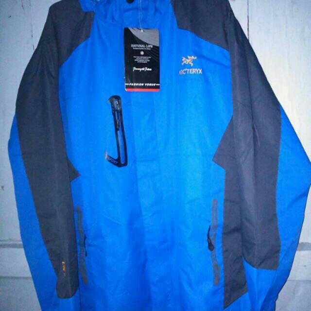 Jaket Gunung Arcteryx