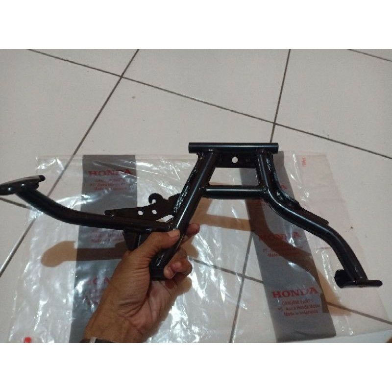 Standar Tengah Jagang Dua Main Stand Beat injeksi Scoopy vario 110 fi original tanpa kemasan