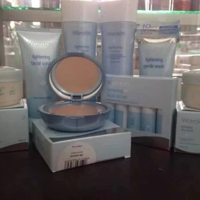 Wardah Lightening Series Paket Set