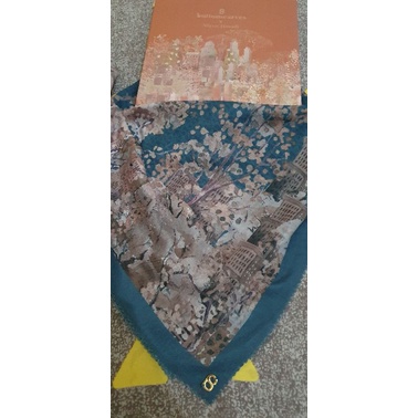 Buttonscarves preloved new york reborn in malibu