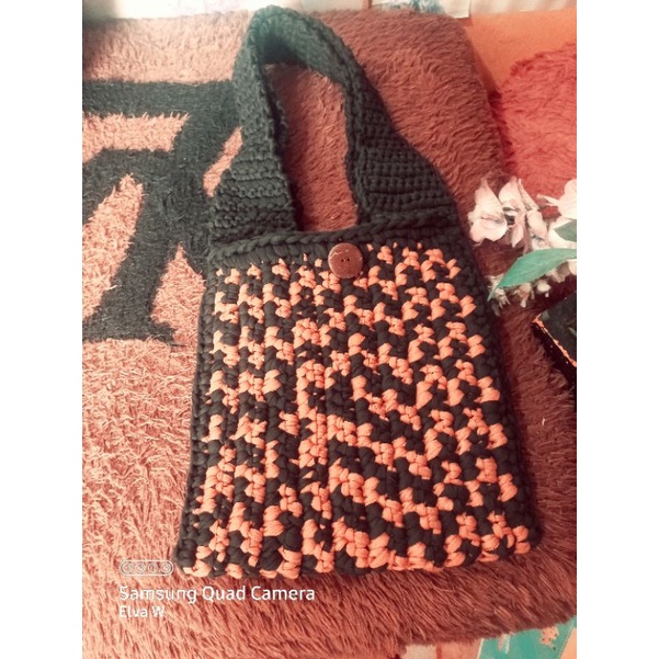Tas rajut Totebag papan catur benang tyarn