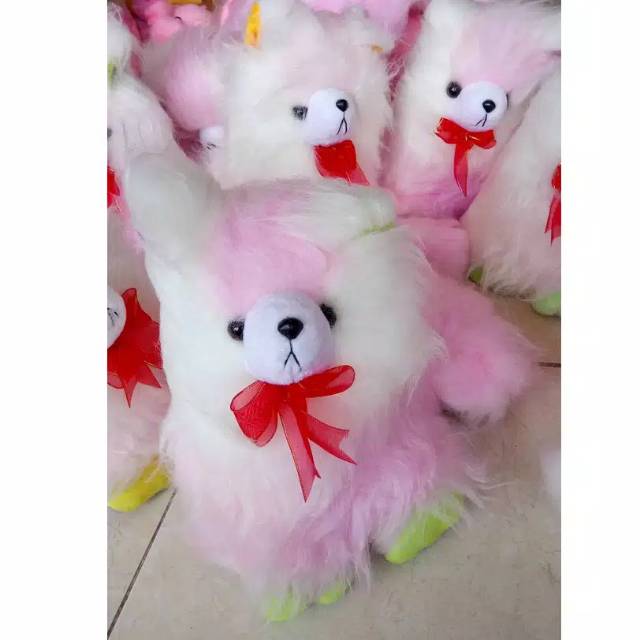 Boneka kucing bulu.