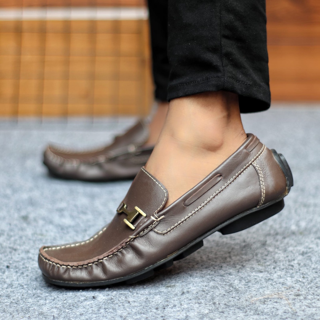 MOLK Sepatu Kasual Slip On Pria Kulit Asli Trendy Kekinian Pantofel Kerja Kantor Murah Anti Slip