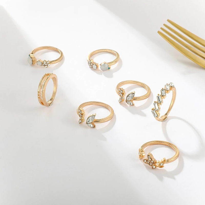 7pcs / set Cincin Wanita Desain Bunga Butterfly Hias Kristal / Berlian Gaya Korea / Retro Untuk Pernikahan / Hadiah