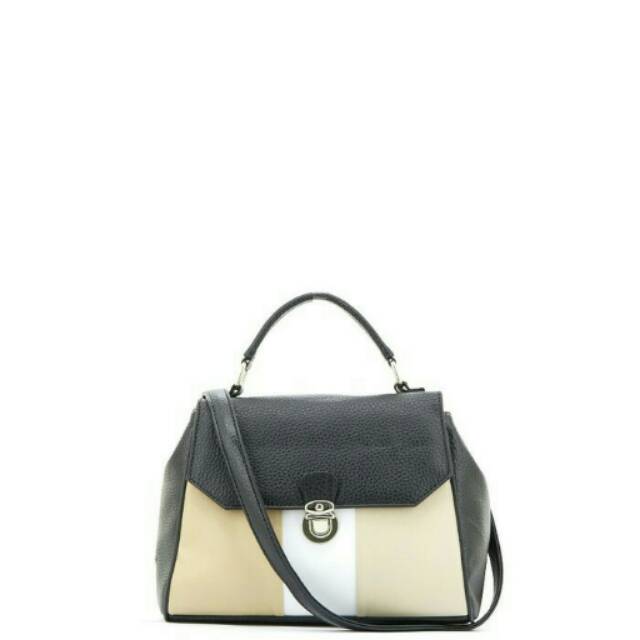 TAS WANITA SELEMPANG IMPORT SOPHIE MARTIN Tas selempang berbahan PVC kombinasi warna krem dan putih.