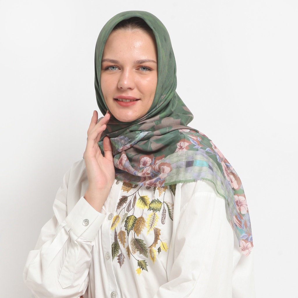 KLA by Itang Yunasz Hijab Ariana Green