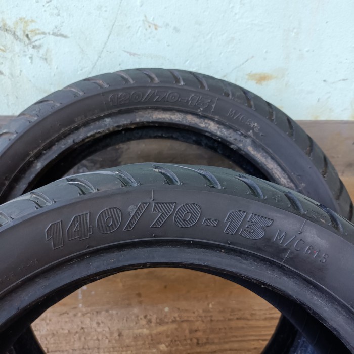 ban nmax sepasang ban seken ukiran/batikan uk 120/70-140/70-13
