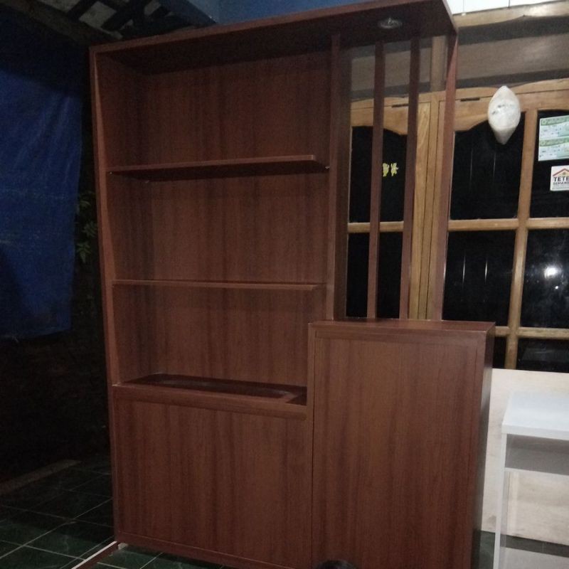 Lemari Penyekat Ruangan Minimalis