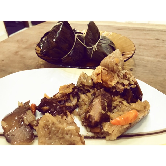

Bakcang Medan sepaket isi 5