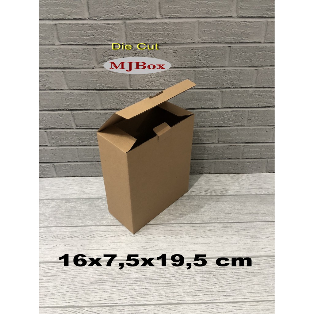 

Kardus.16x7,5x19,5 cm..........Die Cut ( untuk pembelian di atas 10 pcs harga lebih murah )