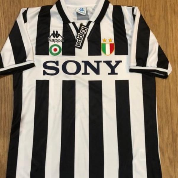 Penjualan Terbanyak.. Jersey Juventus Home 1996 Retro