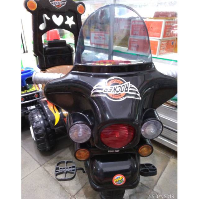 Sepeda Motor Rocker SHP 673 Anak Roda Tiga Dorong