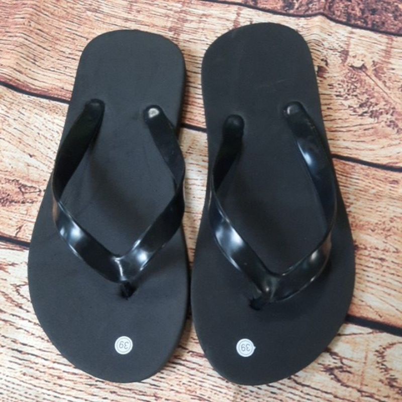 SANDAL JEPIT PRIA MOTIF ACHUANGE-Hitam polos