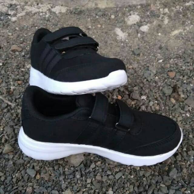 Sepatu sekolah anak TK SD hitam