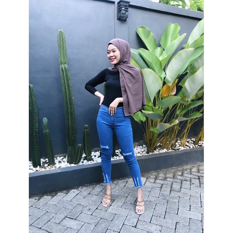 Hw jeans ripped wanita terbaru // Celana Highwaist sobek lutut wanita // Celana Highwaist HW jeans Atas pinggang sobek lutut ripped bahan tebal melar