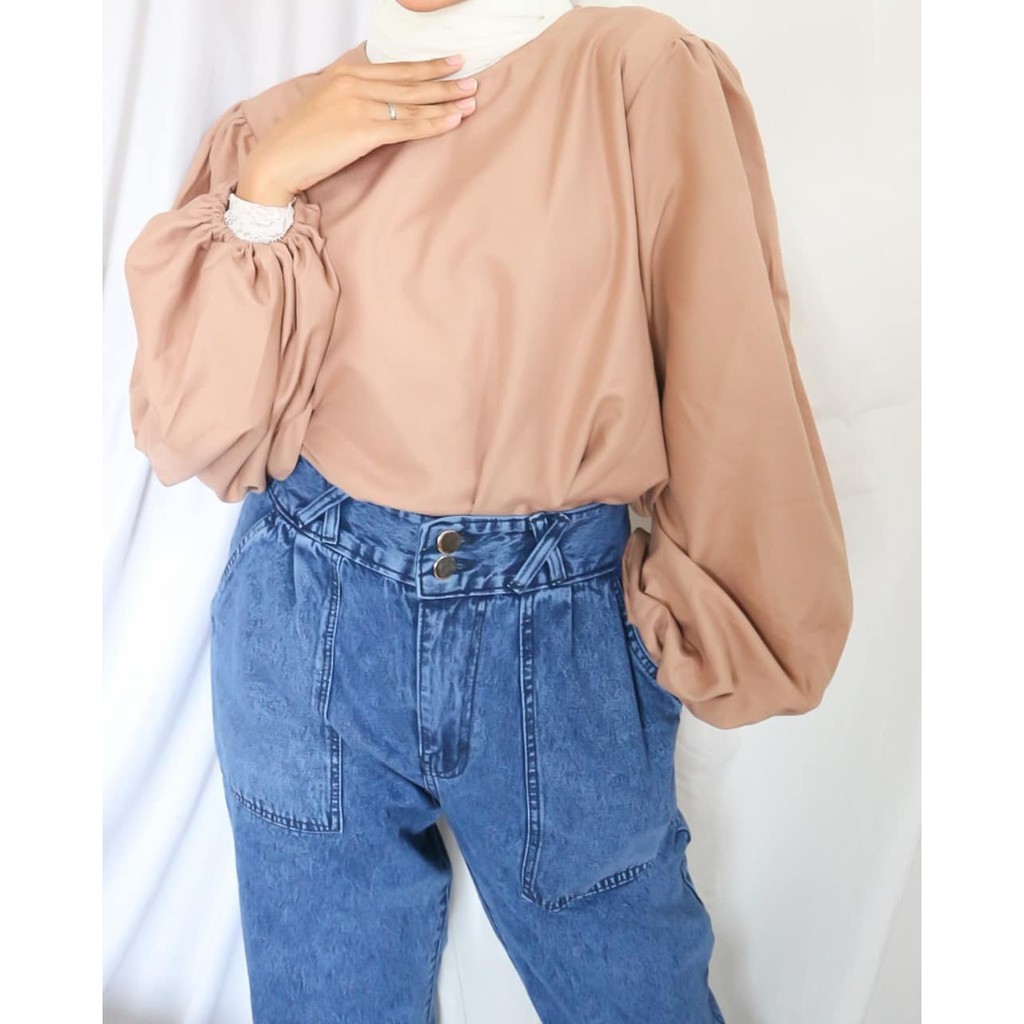 BLOUSE CERUTY DEALOVA | TARTAN MIZU | LUCIA WOLFIS | PRETTY RUFFLE BLOUSE-LUCIA MOCCA