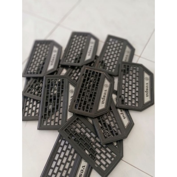 tatakan/dudukan plat nomer vespa nos produk lama