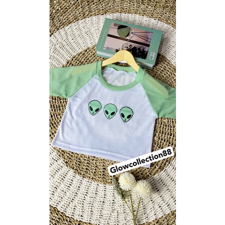 Crop Tee Wanita Triple Alien RIB (LD 88, P 40)