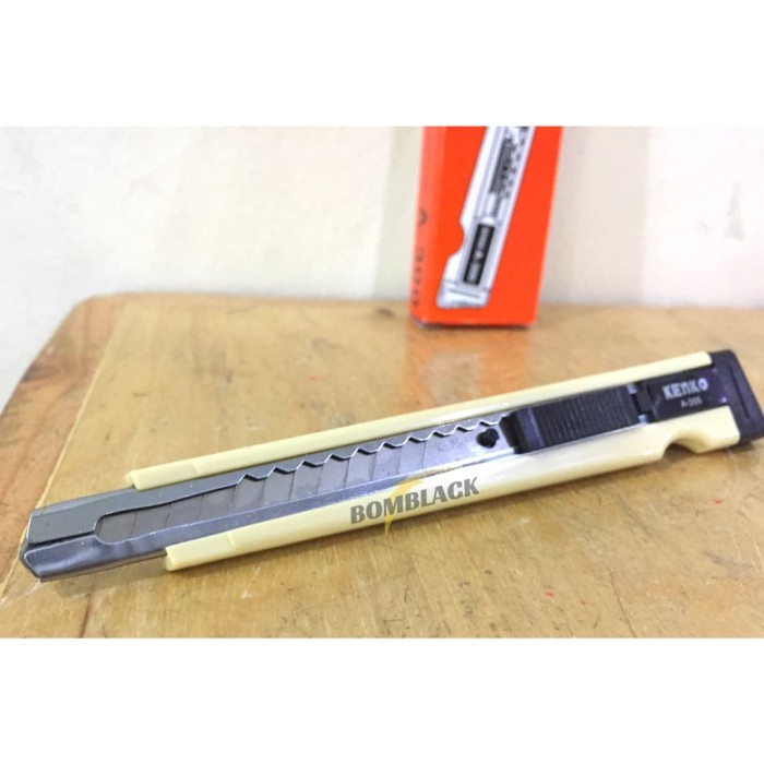 

kertas-pemotong- cutter kenko kecil a-300 pisau kater cuter cater karter tajam murah -pemotong-