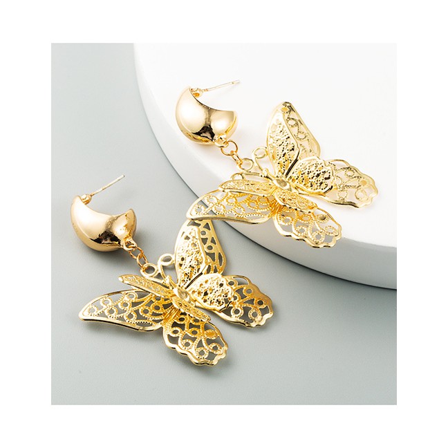 LRC Anting Tusuk Fashion Golden Butterfly Alloy Shell Hollow Earrings K41928