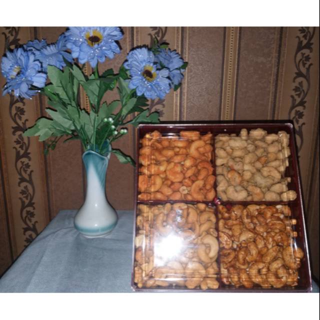 

KACANG MEDE ORIGINAL, MADU, PEDAS DAM CRISPY