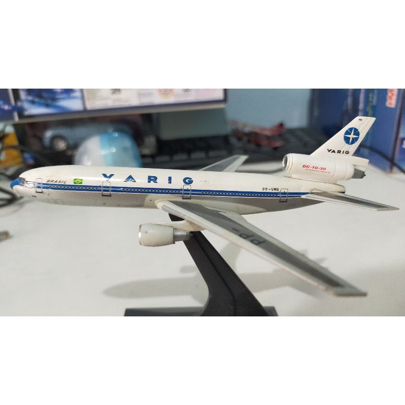 mainan diecast pesawat Dragon Wings McDonnell Douglas DC-10 Varig Brasil Brazil 1:400