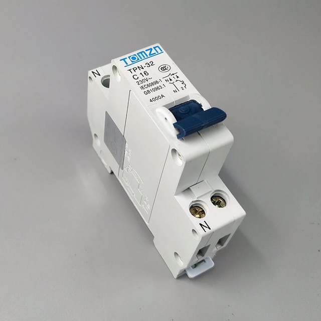 MCB AC 6A 10A 16A 20A 25A 32A Tpn 1P N Mini Circuit Breaker