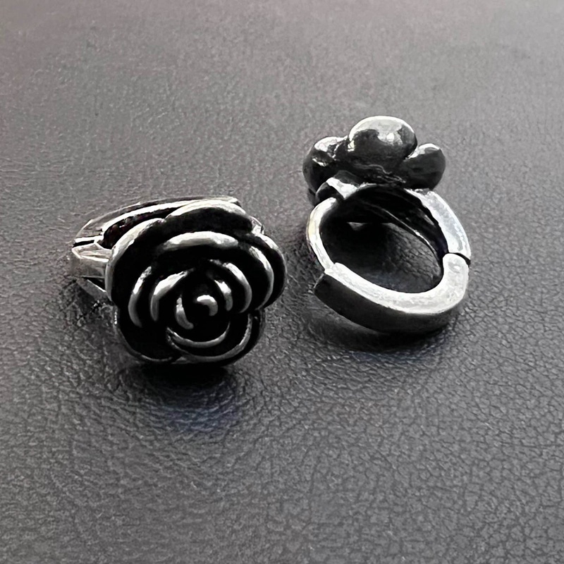 Anting Klip Desain Bunga Camellia Gaya Minimalis Untuk Wanita