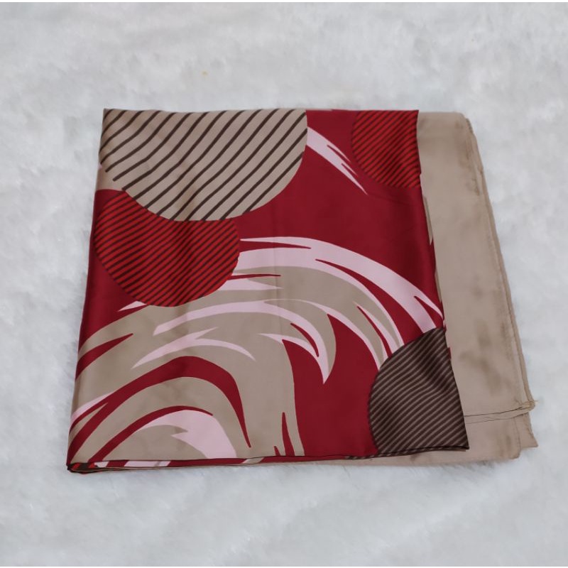 Jilbab Segiempat Corak Preloved