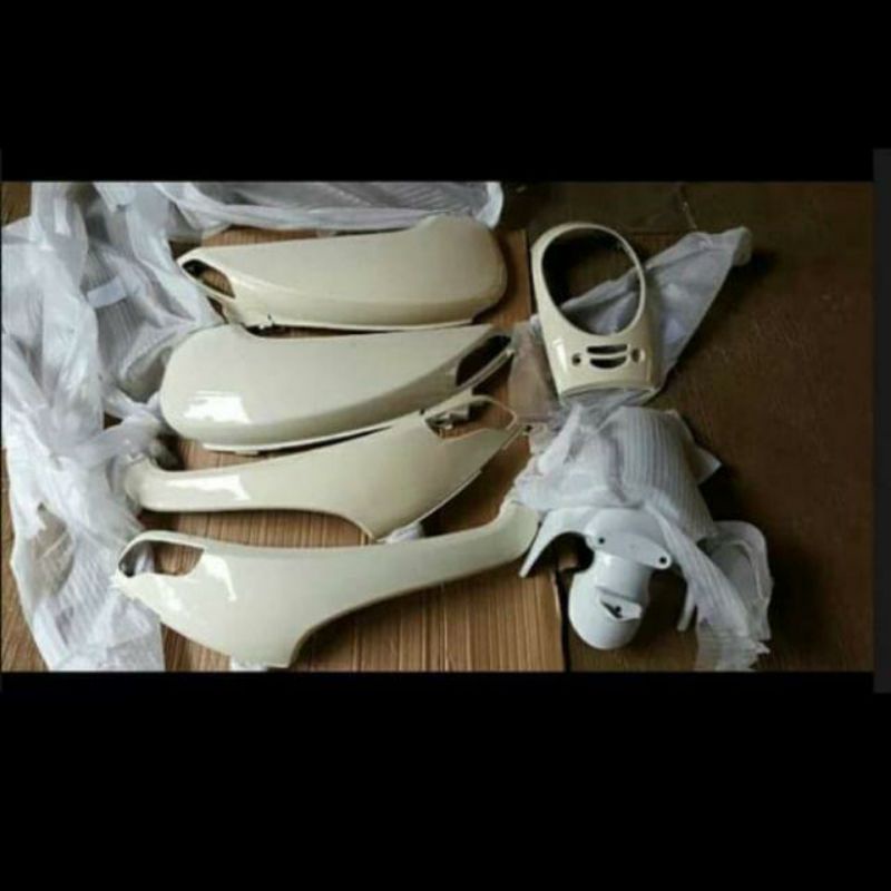 Body full alus scoopy thn 2015 warna cream