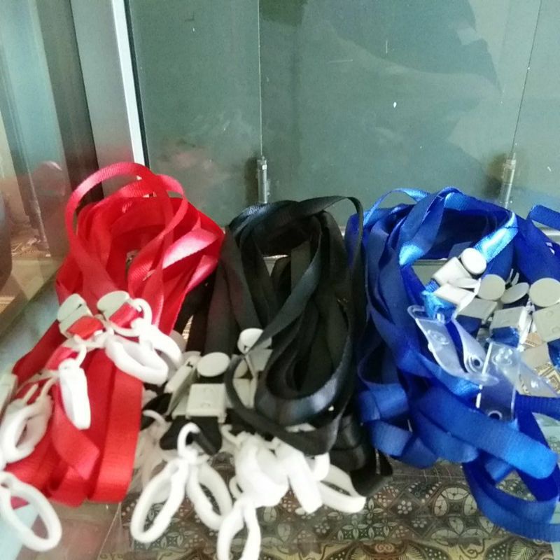 

tali/gantungan id card