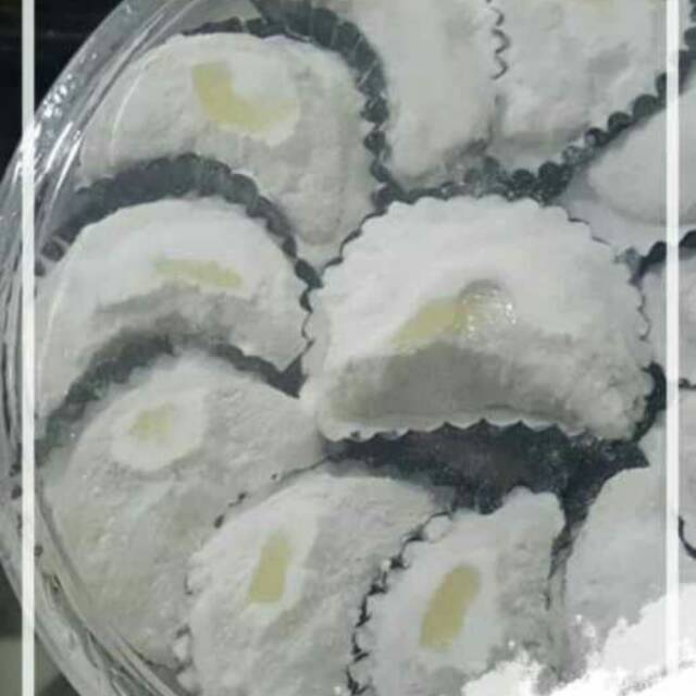 

Kue Putri Salju 500 gram