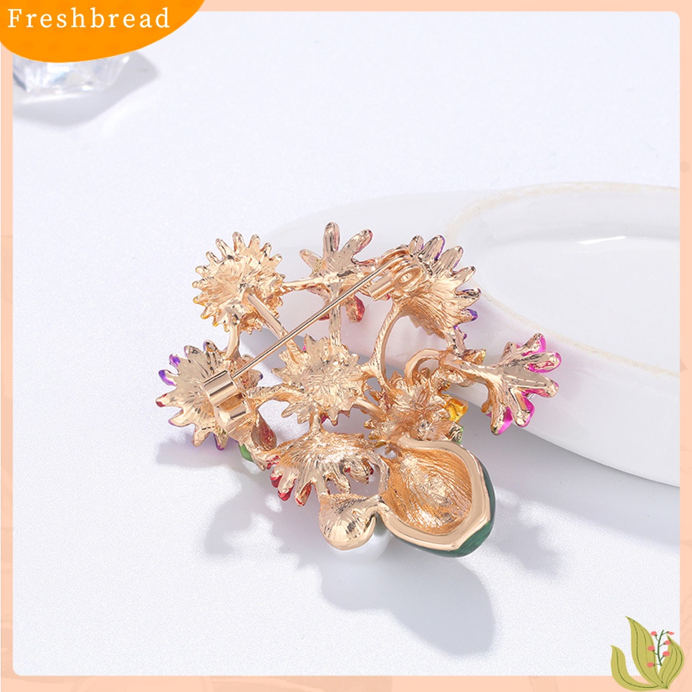 [ TERLARIS]Fashion Women Flower Vase Rhinestone Inlaid Brooch Pin Corsage Lapel Jewelry