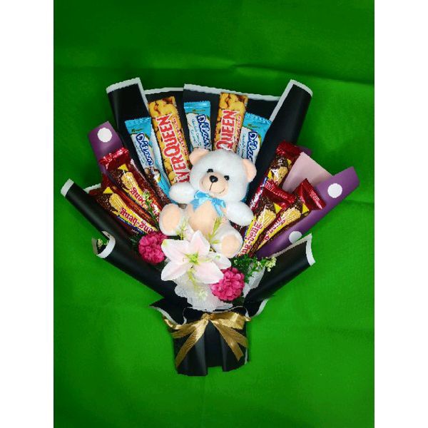 

buket snack,boneka,coklat,dan bunga